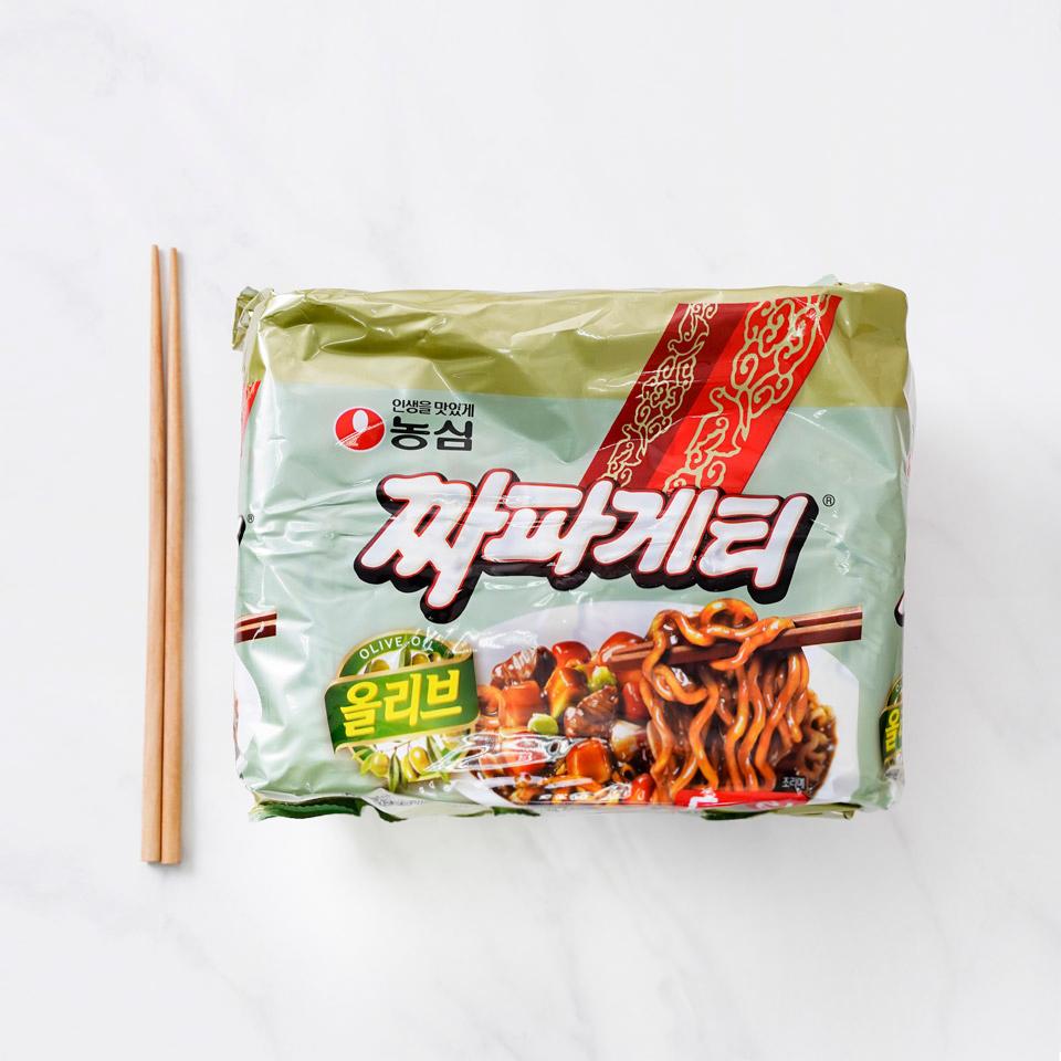 Nongshim Chapagetti Noodle With Black Bean Sauce 4 Pack